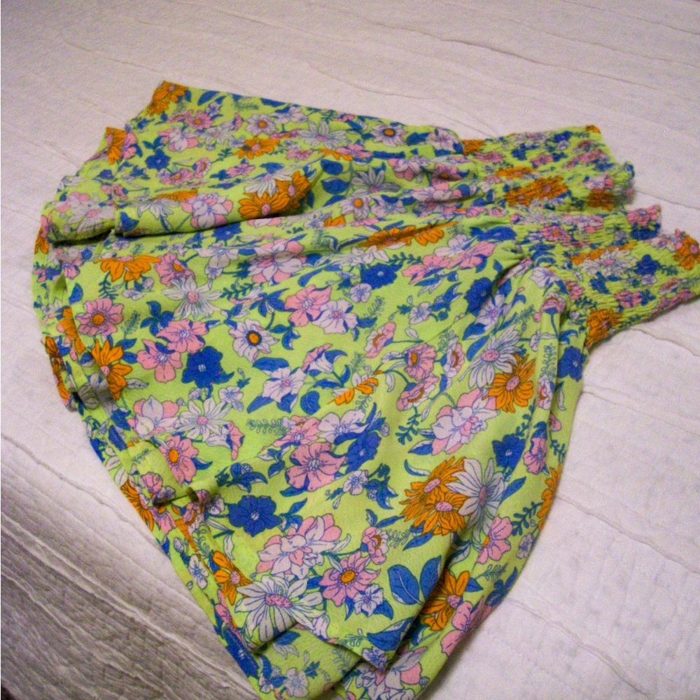 Karlie floral skirt size small